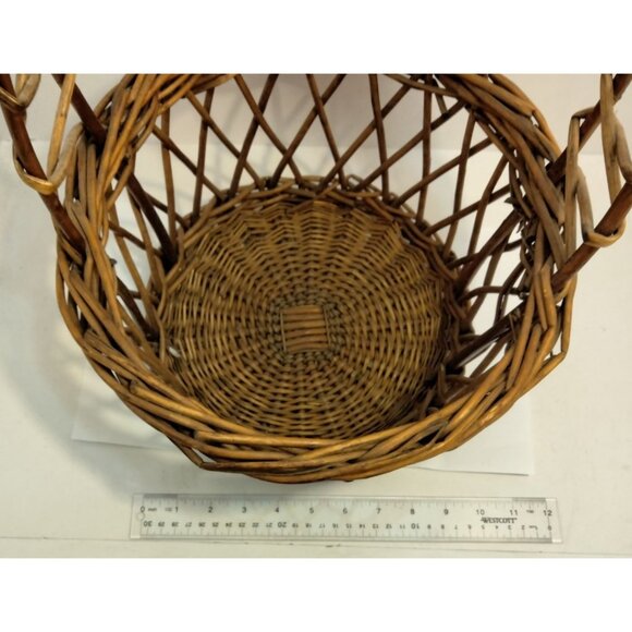 Large Vintage Willow Basket Handmade 12 inch - Picture 8 of 9